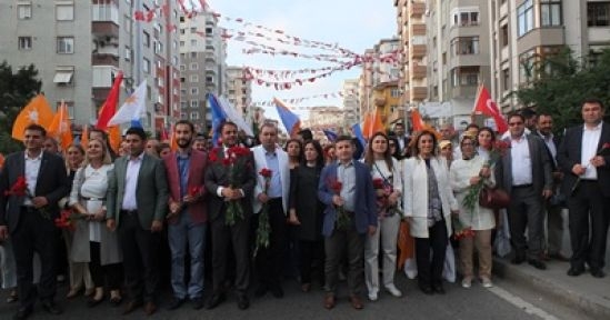 AK Parti Ataşehir'den Sevgi Yürüyüşü