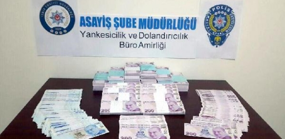 Dolandırıcılar son anda yakalandı