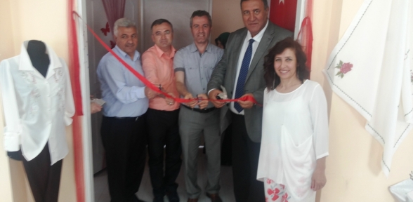 KARTAL TOPSELVİ’DE YILSONU SERGİSİ AÇILDI