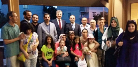 MUHTAR GÜLMÜŞ; ÇOCUKLARIN YÜZÜNÜ GÜLDÜRDÜ