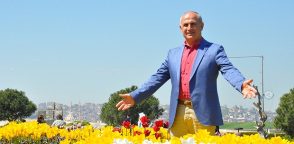 BÜYÜKÇEKMECE'Yİ KADIN İŞÇİLER GÜZELLEŞTİRİYOR