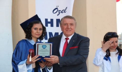 Ahmet Şimşek’te mezuniyet heyecanı