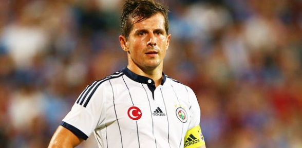 Flaş Emre Belözoğlu kararı! F.Bahçe'de bir ilk