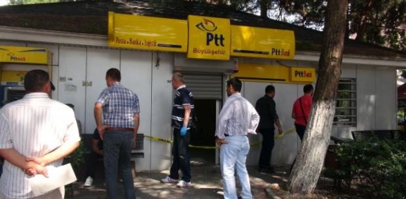 Polis merkezinin bitişiğindeki PTT’de silahlı soygun