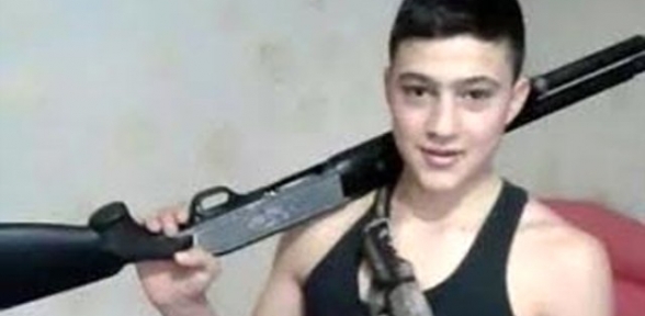 15 Yaşındaki Genç,
