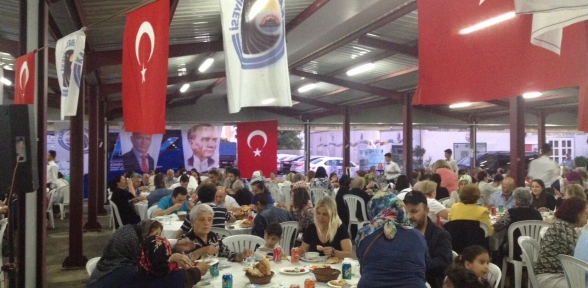 Öz'den Yaşlı ve Engellilere Iftar