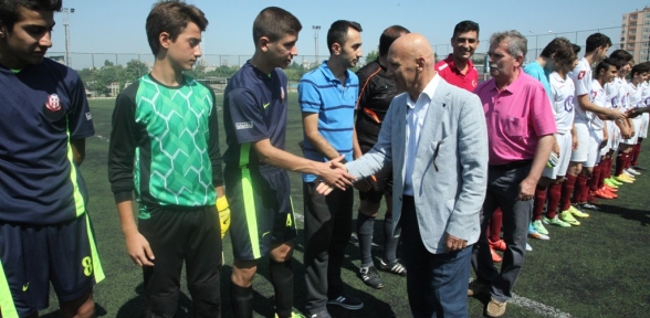Kartal Belediye Başkanlığı Kupası Futbol Turnuvası başladı