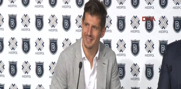 Ve Emre Belözoğlu imzayı attı