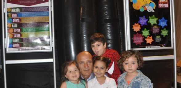 Kartallı minik kaşifler Keşif Küresi ile uzayı keşfettiler