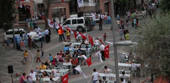 KARTAL’DA SOKAK İFTARLARI İLGİ GÖRÜYOR