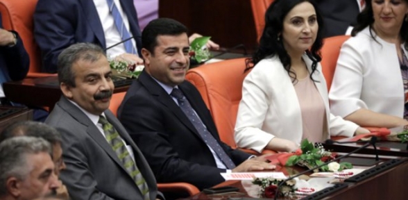 Eski Bakandan İlginç Çıkış: HDP Kapatılmalı
