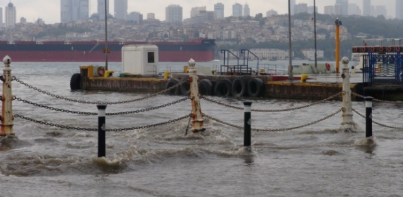 Üsküdar'da Karayla Deniz Yine Birleşti