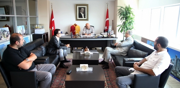 DARÜŞŞAFAKA CEMİYETİ'NDEN BAŞKAN ALTINOK ÖZ'E ZİYARET