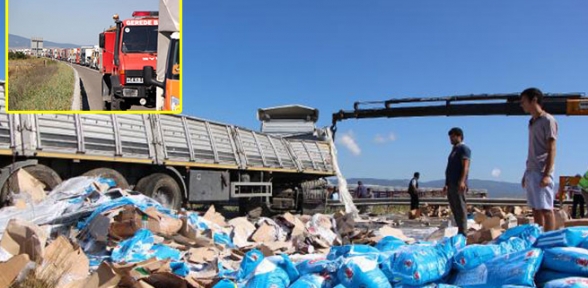 Devrilen TIR, TEM'i kapattı