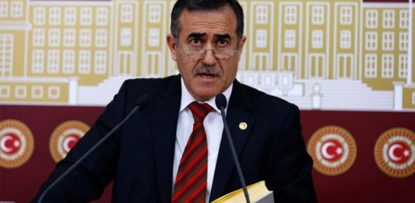 İhsan Özkes:
