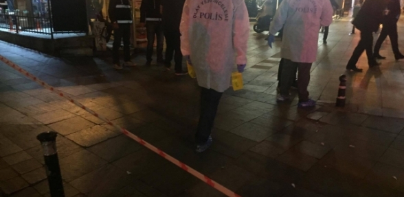  İstanbul un Göbeğinde Taksici ve Dolmuşçuların Silahlı Kavgası Kamerada