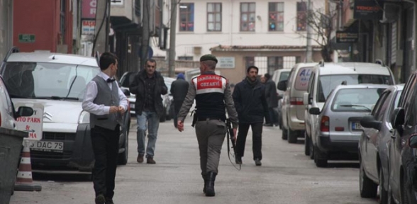 Adliyede firari mahkum alarmı