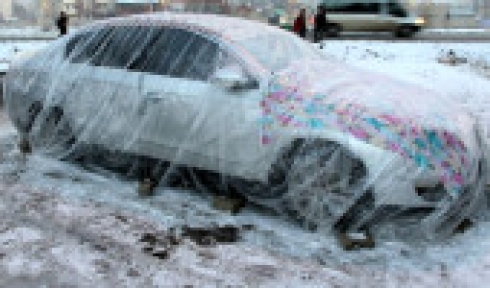 Ağrılılar Araçlarını Soğuktan Battaniyeyle Koruyor