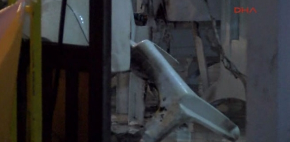 AK Parti seçim irtibat bürosuna saldır