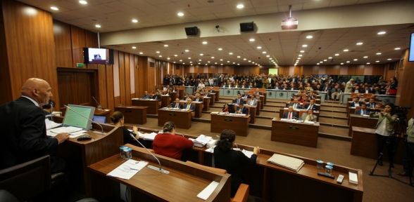 AK Parti ve CHP den Belediye Meclisine Çağrı