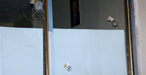 AKP binasına ateş açıldı