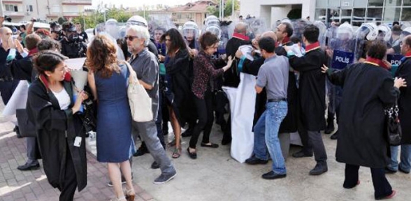 Alanya da avukatlara biber gazı