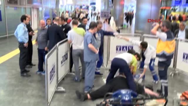 Alman Yolcu Havalimanında Öldü