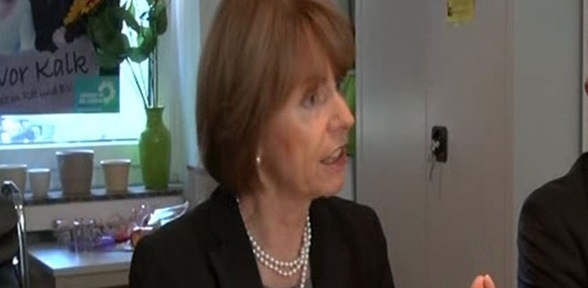 Alman siyasetçiye bıçaklı saldırı