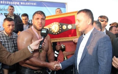 Altın Kemer Karanın oldu