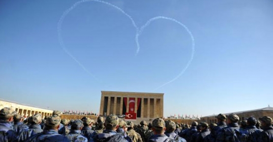 Anıtkabirde 10 Kasım anması
