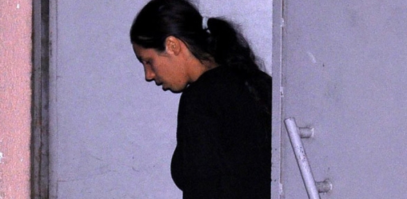 Annesini öldüren kıza 20 yıl hapis
