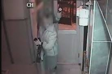 Arkasından Yaklaştı Defalarca 