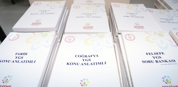 Ataşehir Belediyesi Ataşehirli Öğrencilere YGS ve LYS Kitapları Dağıtıyor