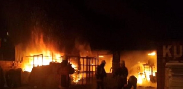 Ataşehir Söve Fabrikasında Yangın