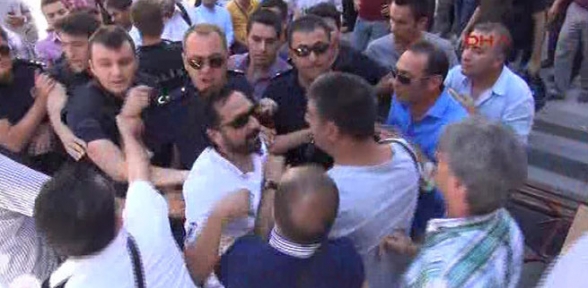 Aylan Kurdi protestosunda arbede