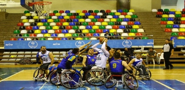 Bağcılar Belediyesi Engelli Basketbol Takımı Liderlik Koltuğuna Oturttu