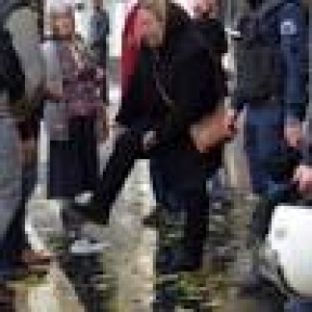 Bağıran Kadının Polisle Diyaloğu 