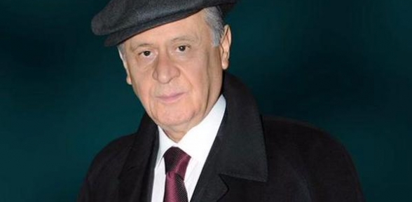 Bahçeli den şaşırtan poz