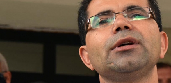 Bakan ın telefonuna bakmadığı için görevden alındı iddiası