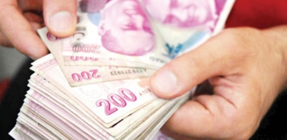 Bankalar kesenin ağzını açtı Emekliye 600 lira