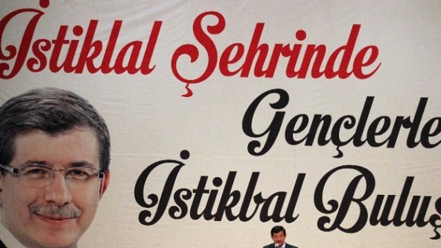 Başbakan Davutoğlu Geçlerle Buluştu