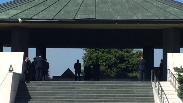 Başbakan Yıldırım, Menderes ve Özal ın Kabirlerini ...