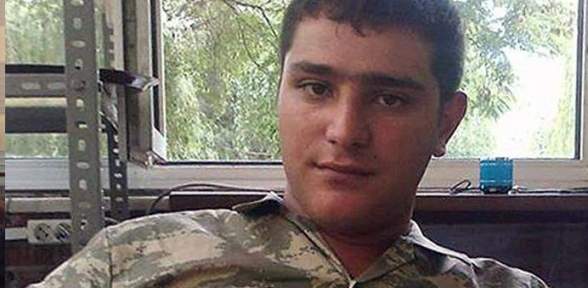 Başına çatıdan buz düşen asker şehit oldu