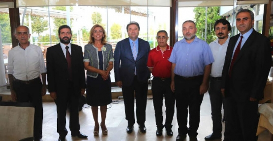 Başkan Ali Kılıç seçimde yarıştığı adaylarla kahvaltıda buluştu