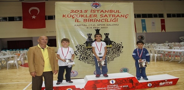 Başkan Altınok Öz den minik satranççılara madalya