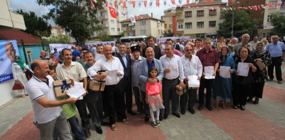 BAŞKAN ALTINOK ÖZ DÖNÜŞÜMÜN KAHRAMANLARINA TAPULARINI TESLİM ETTİ