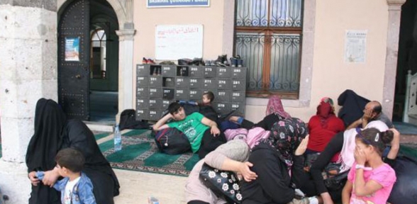 Basmane mülteci yatakhanesi oldu