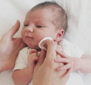 Bebeklerdeki Çapaklanmaya Dikkat