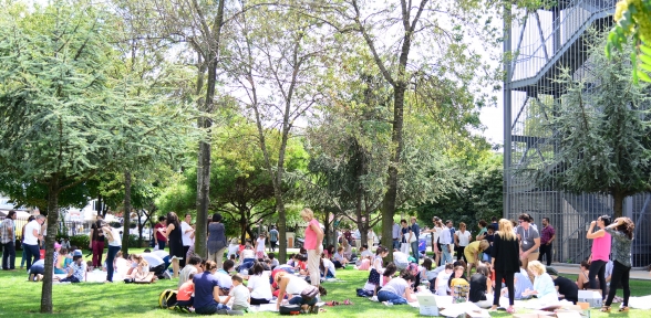 Belediye Bahçesinde Şenlik Var