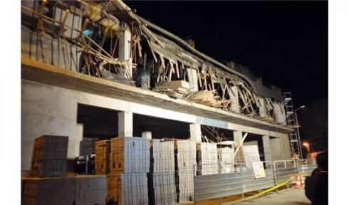 Belediye binası çöktü